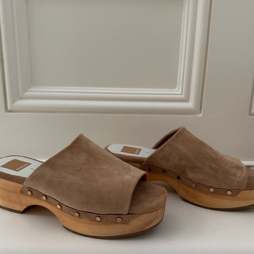 Dolce Vita Dorado Tan Suede Clog Size 6.5